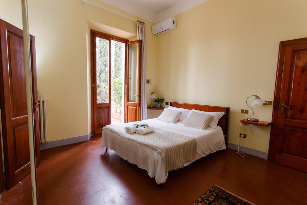 Villa Del Pino B&B Поджибонси Екстериор снимка