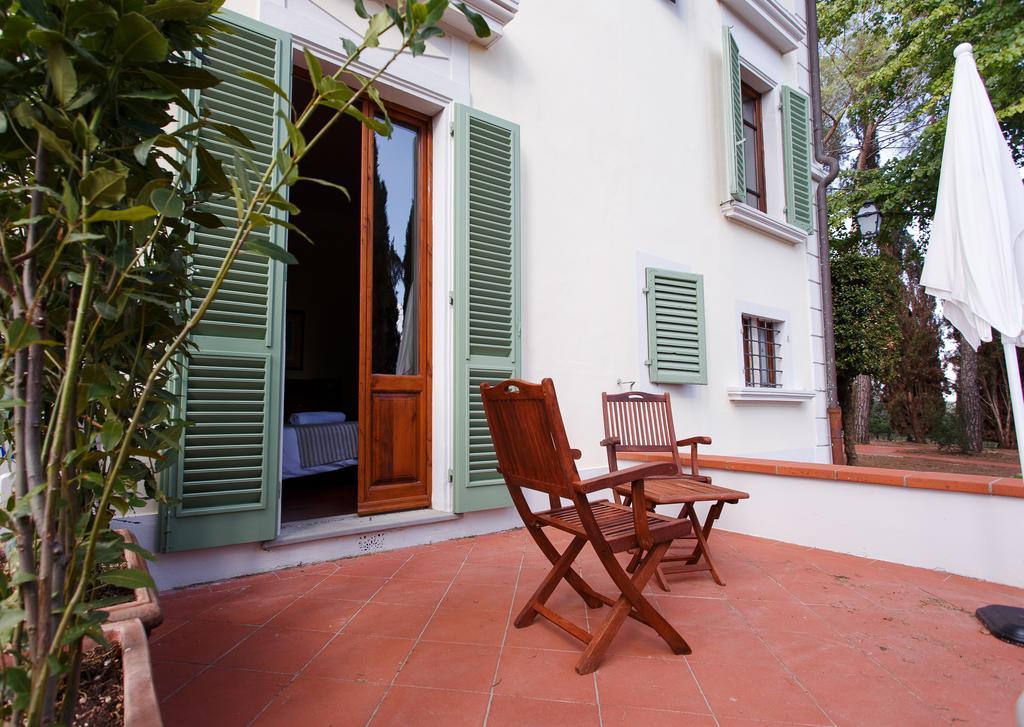 Villa Del Pino B&B Поджибонси Екстериор снимка