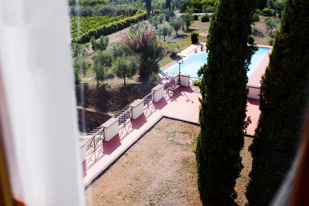 Villa Del Pino B&B Поджибонси Екстериор снимка