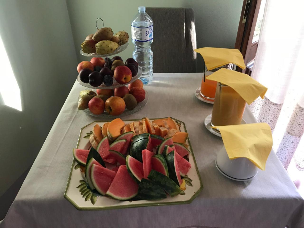 Villa Del Pino B&B Поджибонси Екстериор снимка