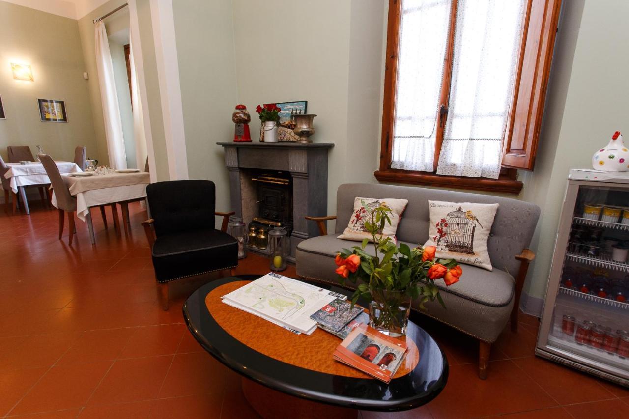 Villa Del Pino B&B Поджибонси Екстериор снимка